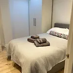 2 Bedroom Flat In Stoke Newington