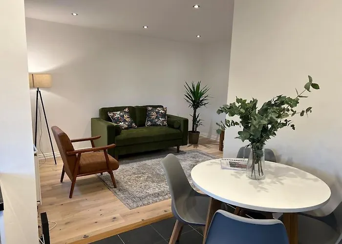 2 Bedroom Flat In Stoke Newington