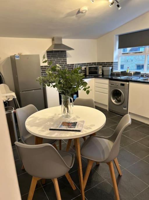 Appartamento 2 Bedroom Flat In Stoke Newington *