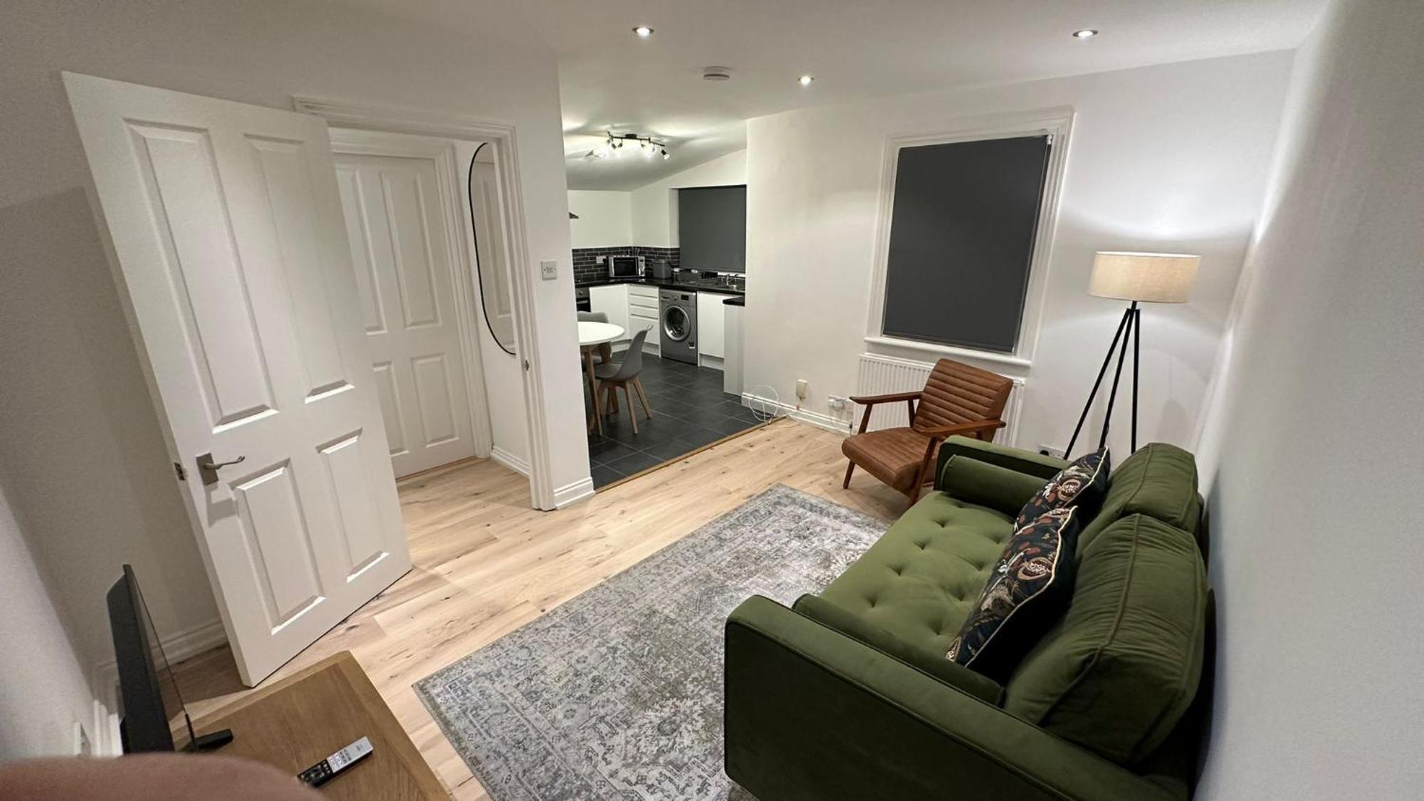 2 Bedroom Flat In Stoke Newington