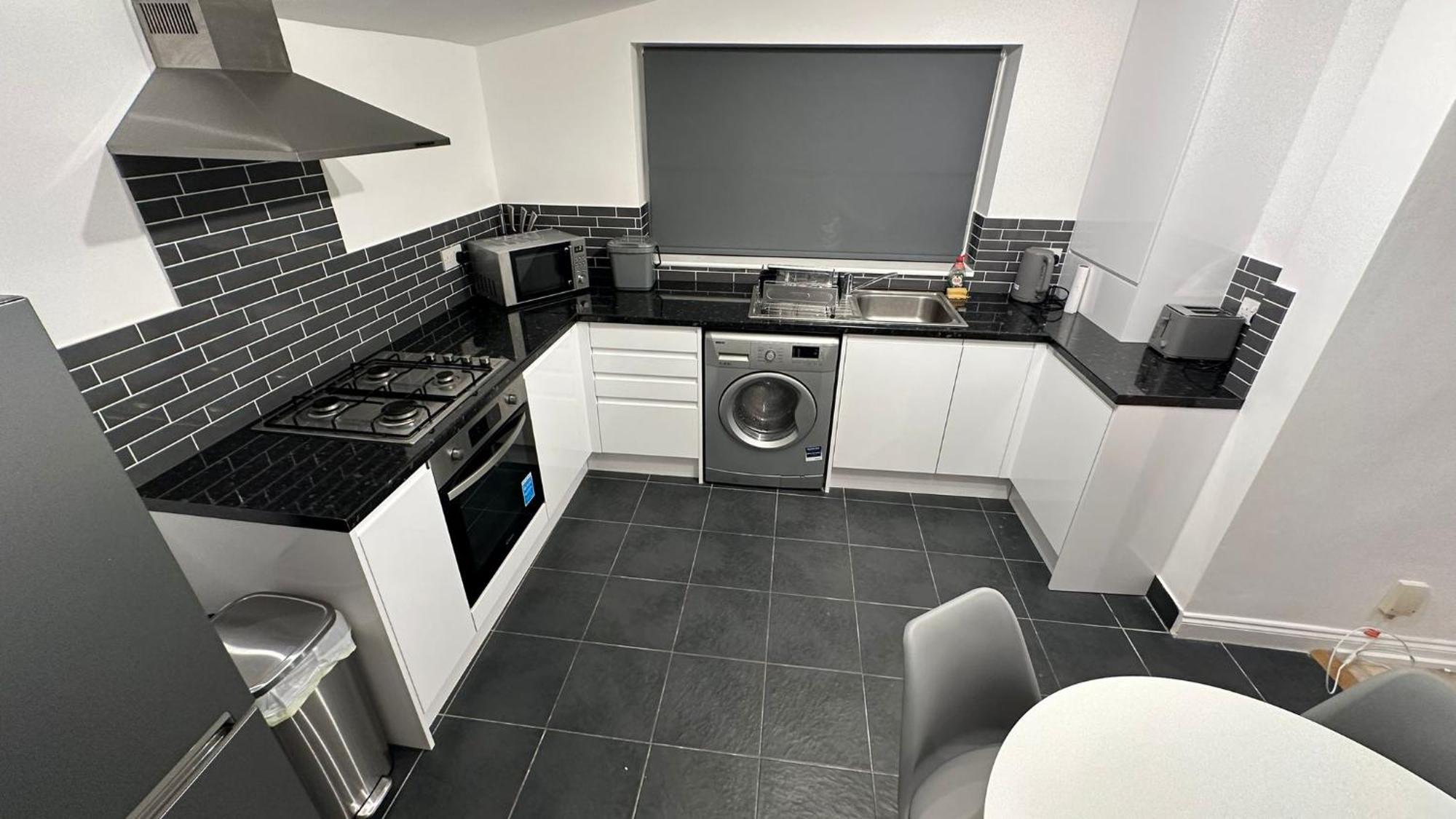 2 Bedroom Flat In Stoke Newington
